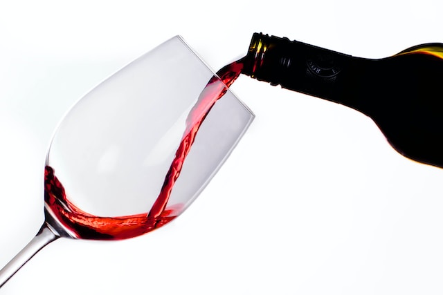 Rotwein aus der Flasche